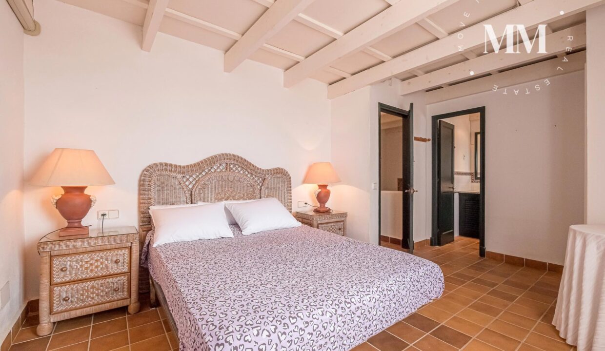 CHALET ADOSADO ES CANUTELLS 040