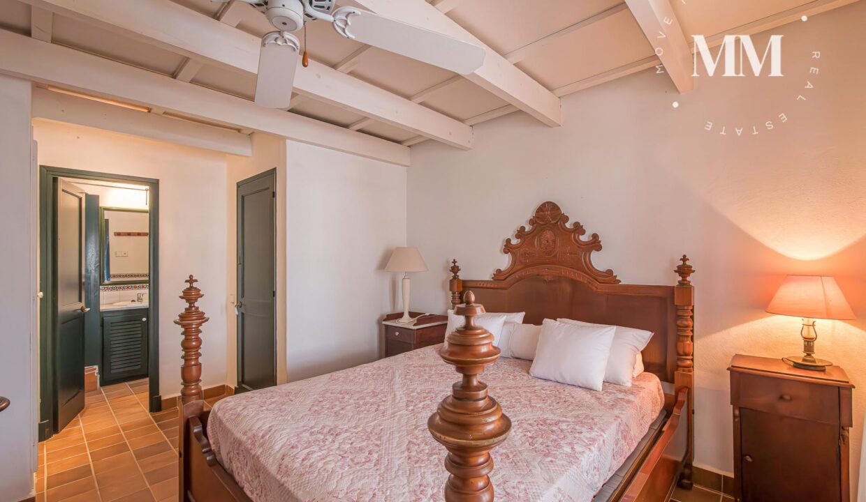 CHALET ADOSADO ES CANUTELLS 047