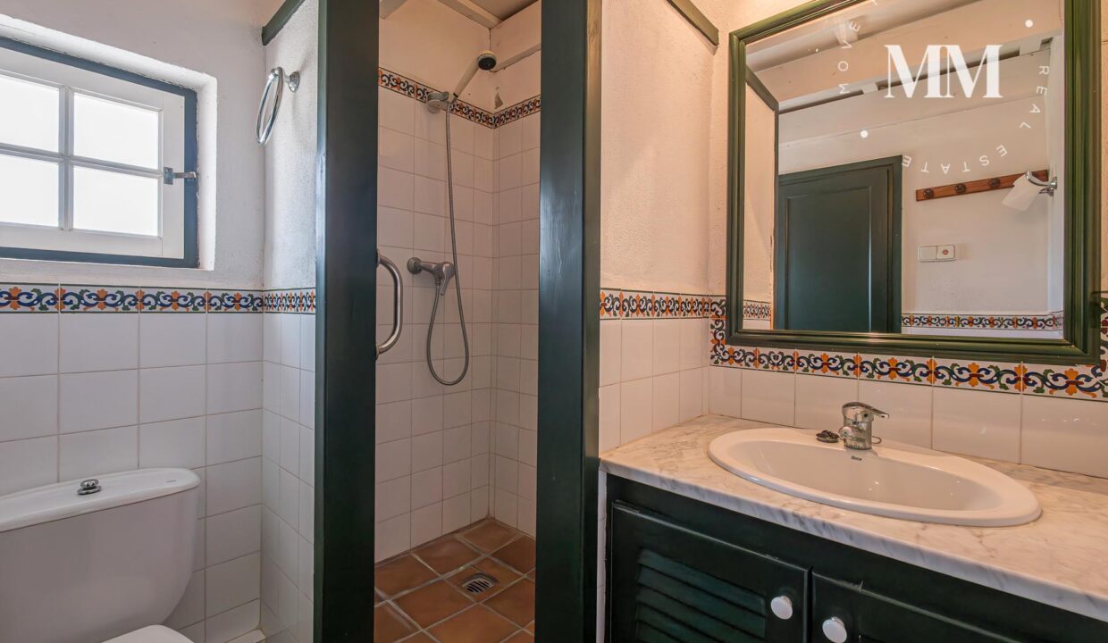 CHALET ADOSADO ES CANUTELLS 048