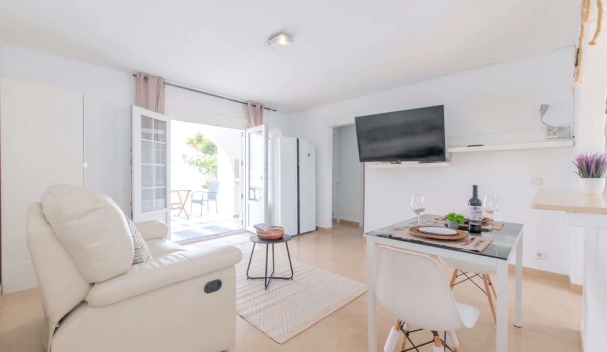 906bd543-9a95-485e-9fcd-40b24e9b88f6