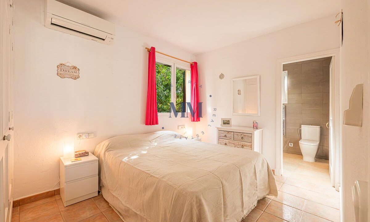 CHALET EN CALA EN PORTER 036