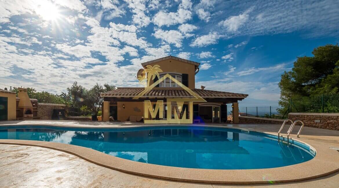 Villa for sale in Son Bou Menorca