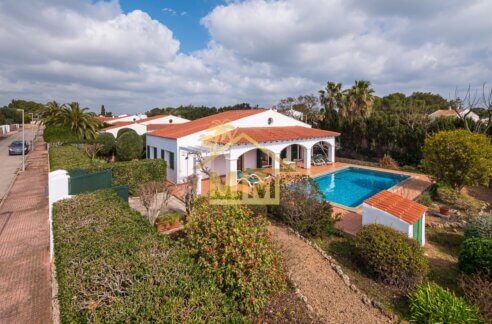 Vila na prodej v Trebaluger Menorca