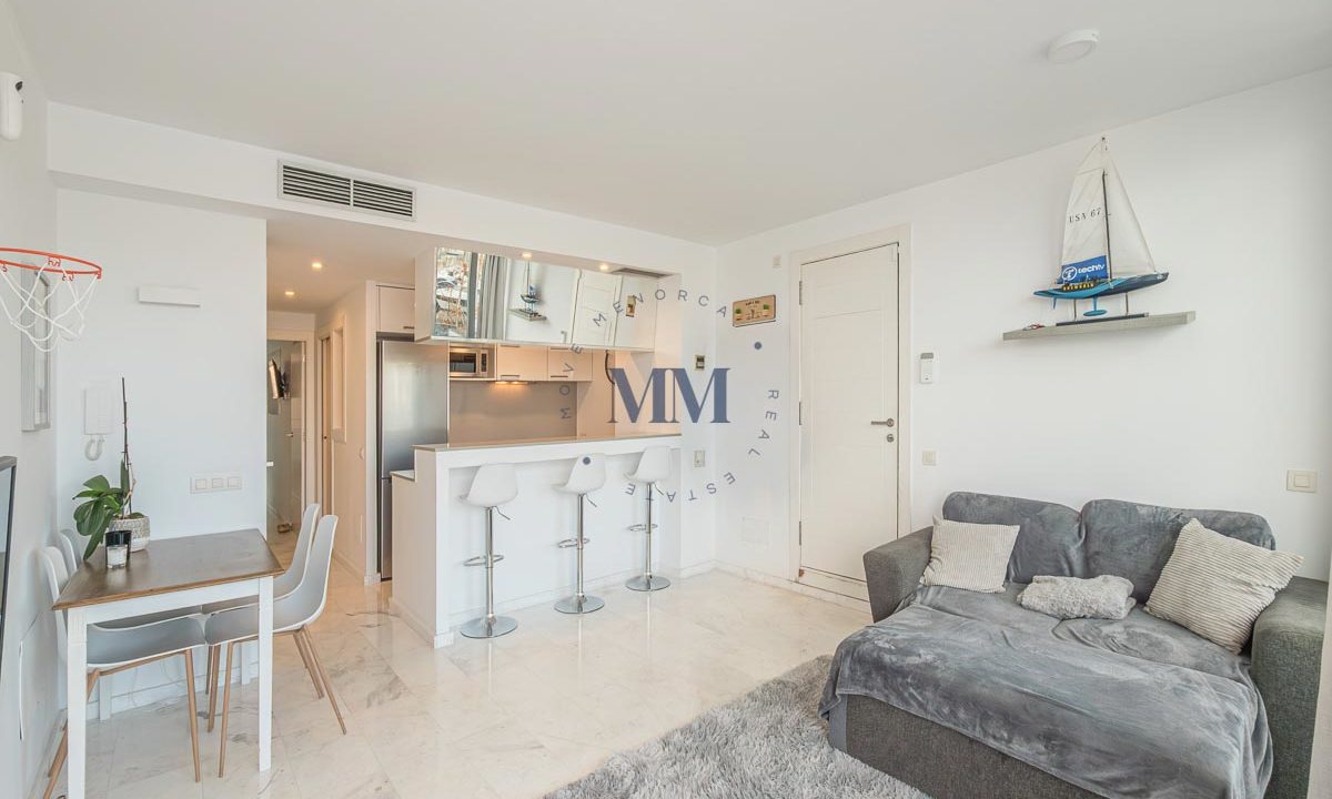 PISO EN EL PUERTO DE MAHON 005