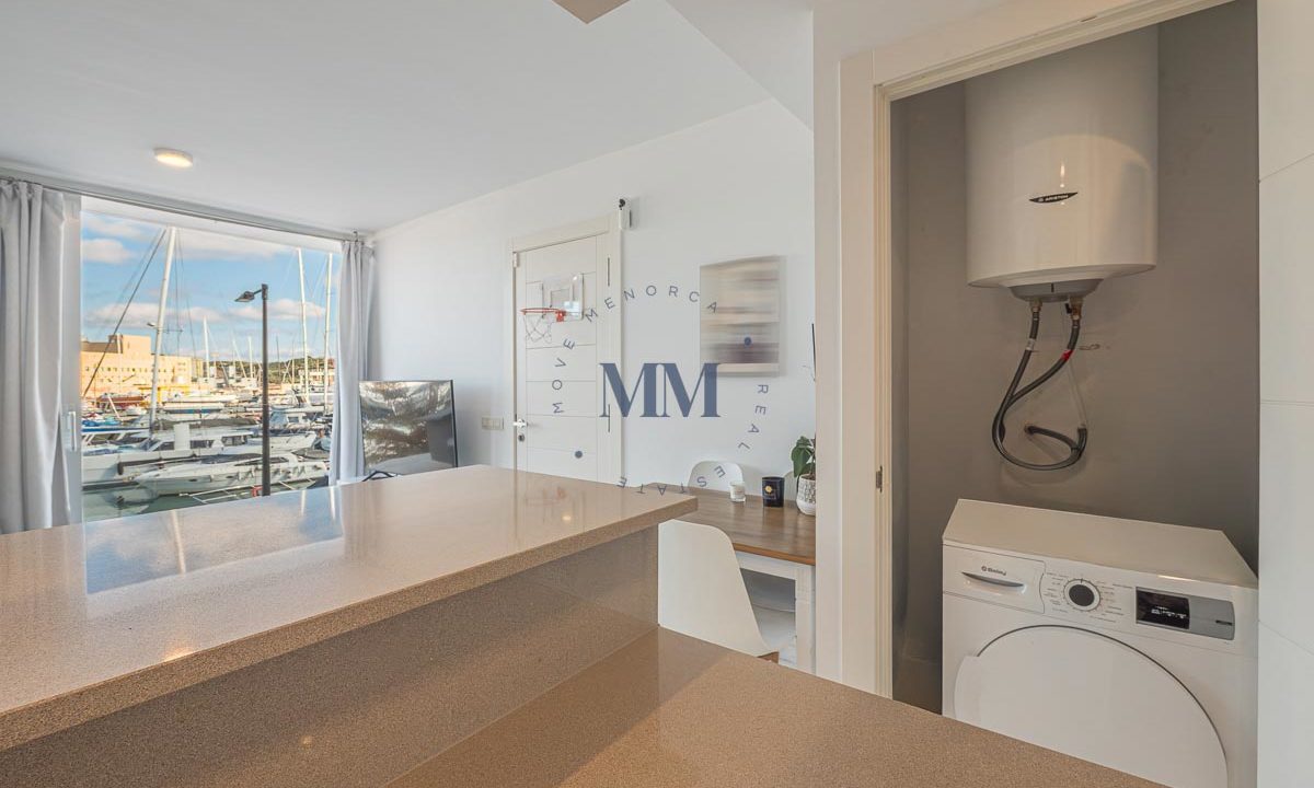 PISO EN EL PUERTO DE MAHON 014