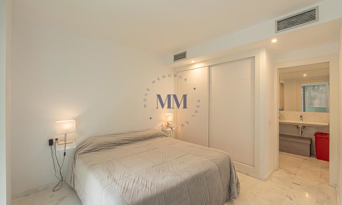 PISO EN EL PUERTO DE MAHON 021