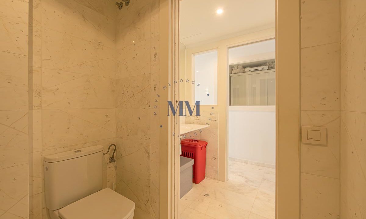 PISO EN EL PUERTO DE MAHON 022