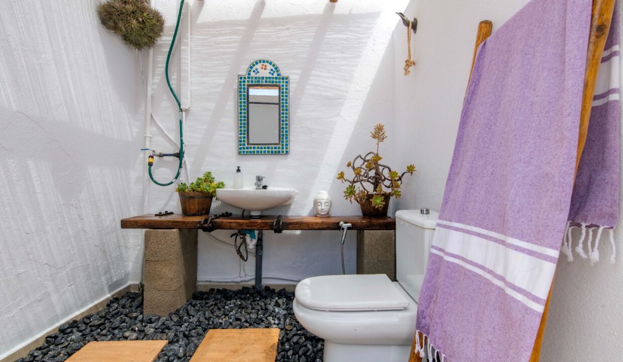 f1a6a0af-25f7-4faa-8c30-411fd64b1d70