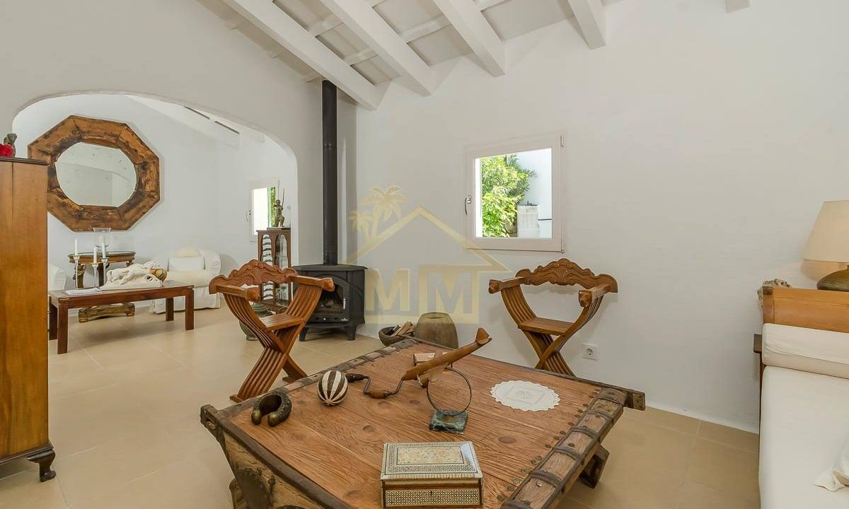 CASA DE CAMPO EN CARRETERA BINI 096