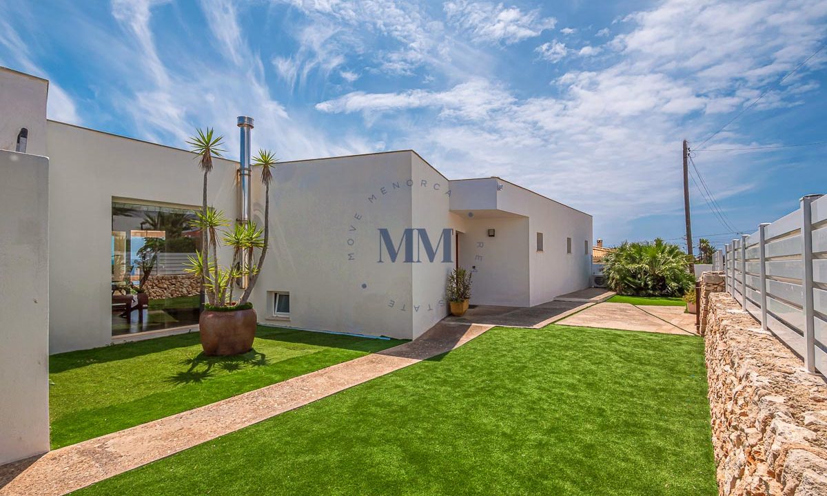 Villa for sale in Menorca