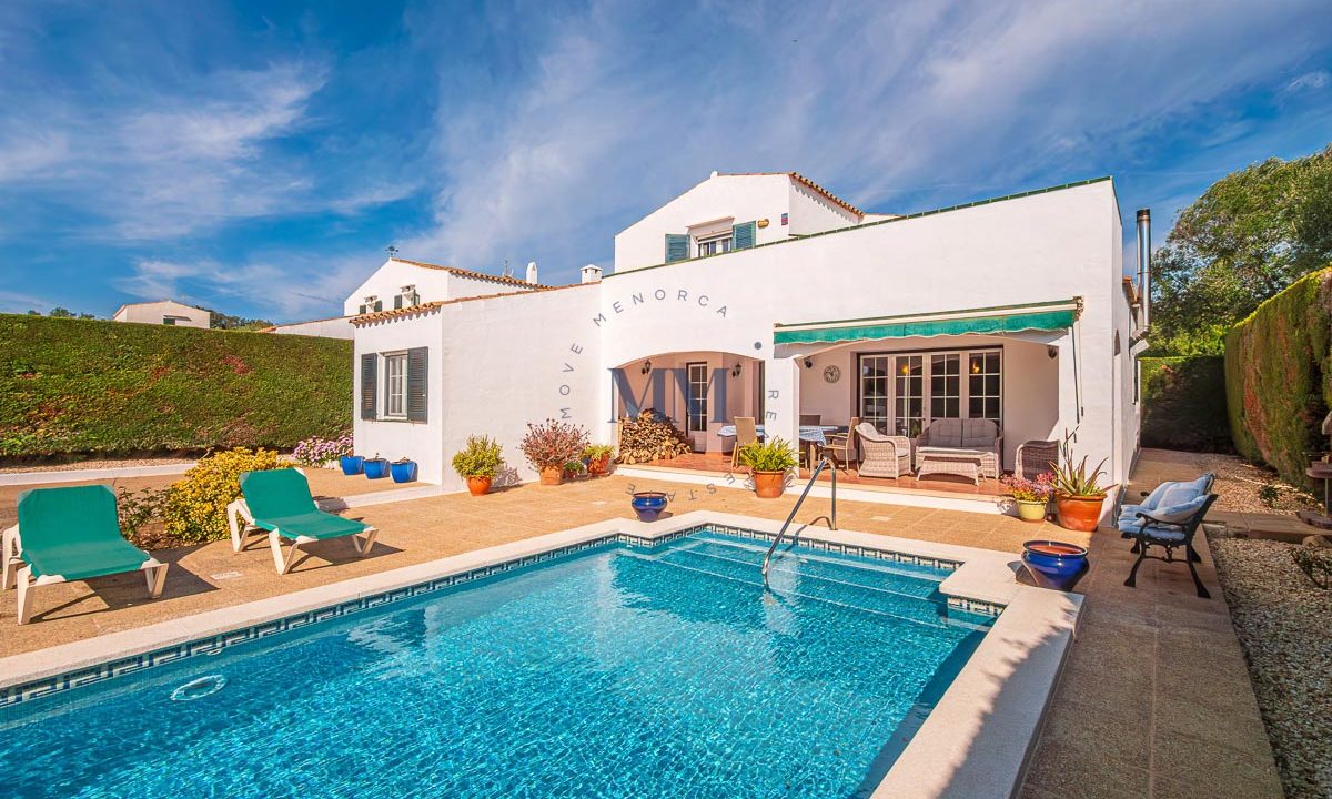 Villa for sale in Trebaluger, Menorca