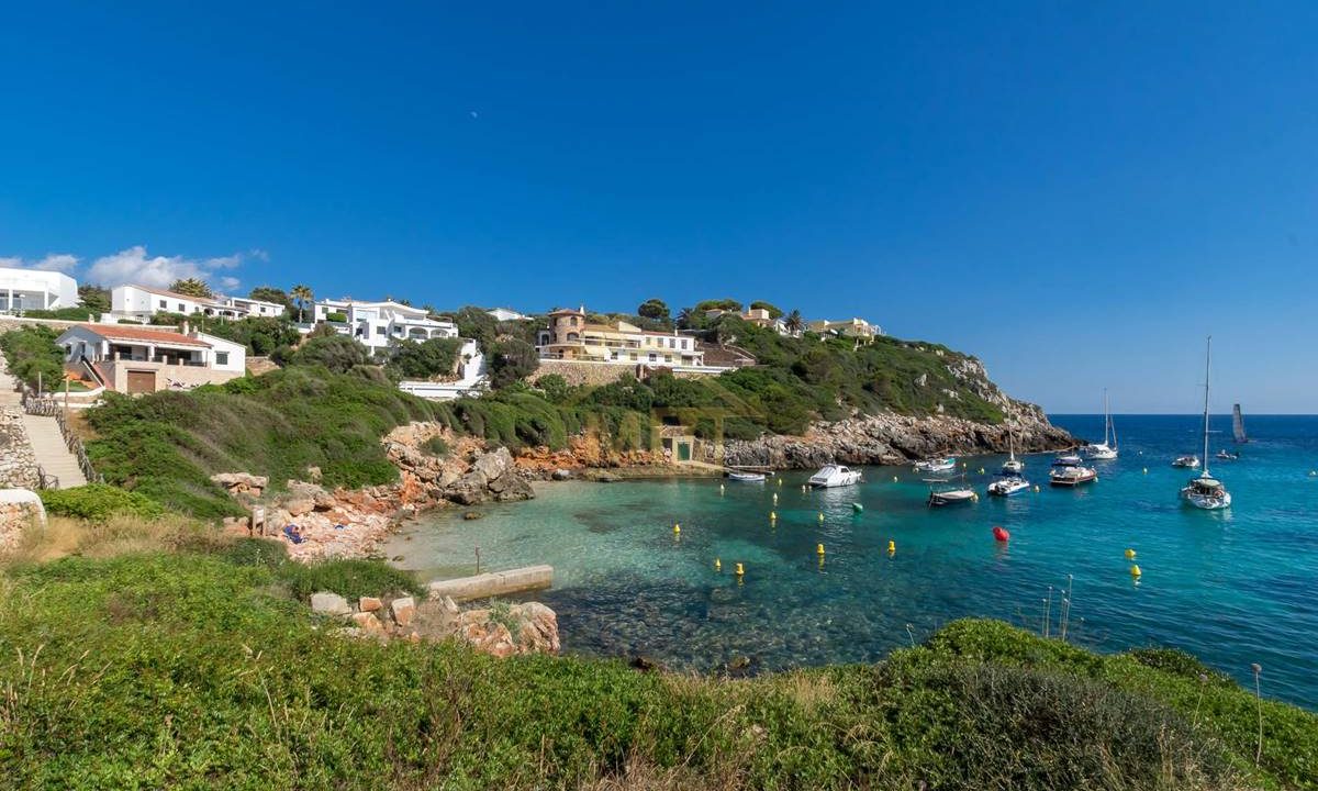 property es castell